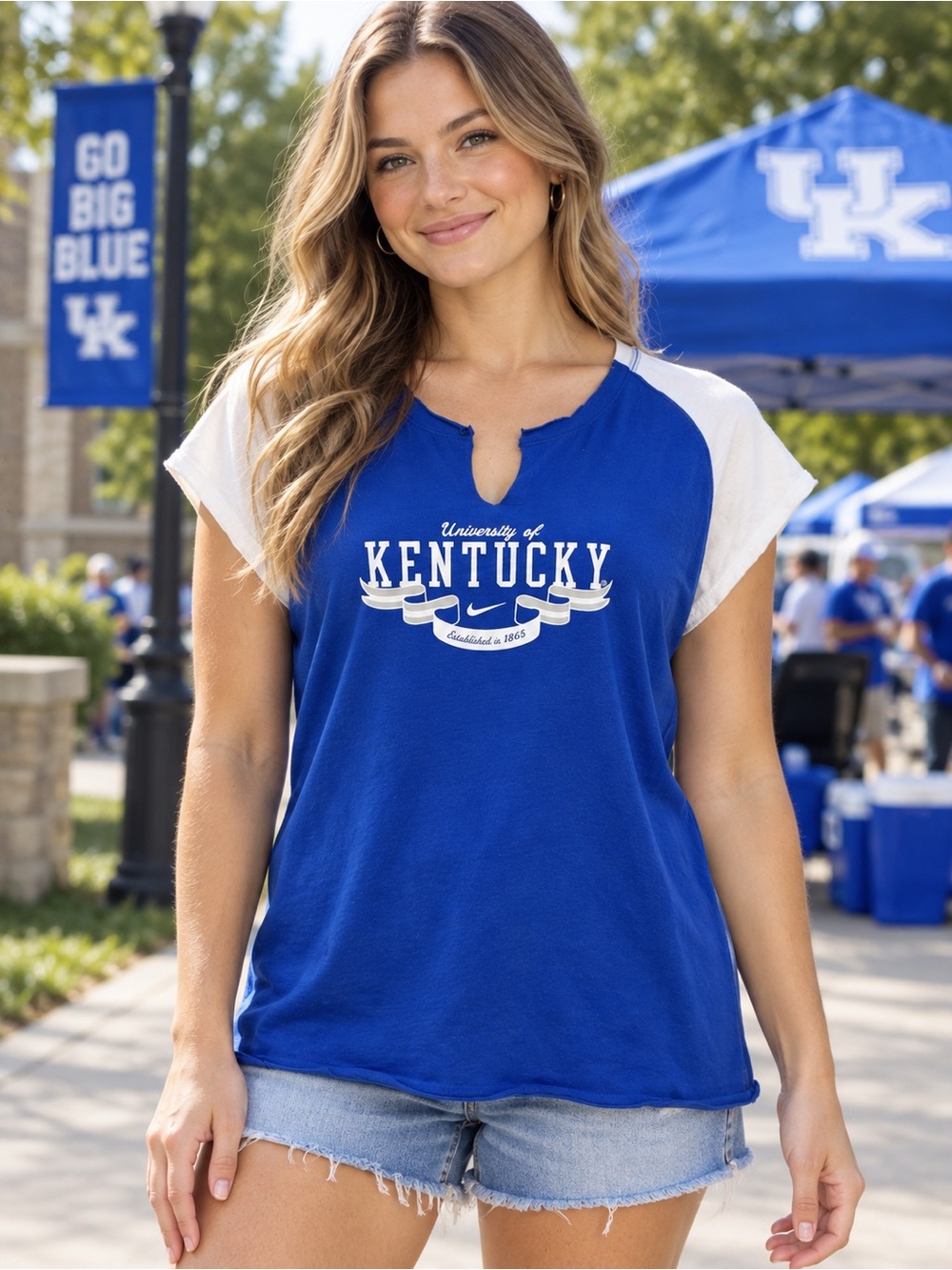 Nike Team University of Kentucky Wildcats Women’s Split Neck Tee Blue White XL